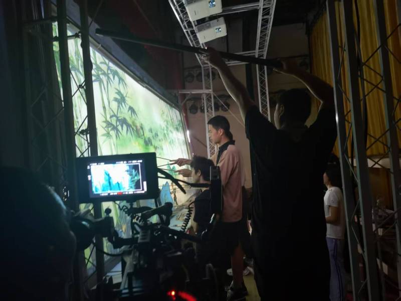 江州区TVC拍摄公司：美妆时尚造梦师，雕琢细节中的高级质感